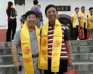 在南陽張仲景學(xué)術(shù)交流會和李鄉(xiāng)狀導(dǎo)演，國際經(jīng)筋聯(lián)合會執(zhí)行主席任加峰先生和各位專家